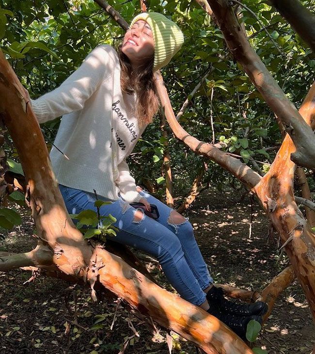 Ananya Pandey Posting Beautiful Pics On Instagram